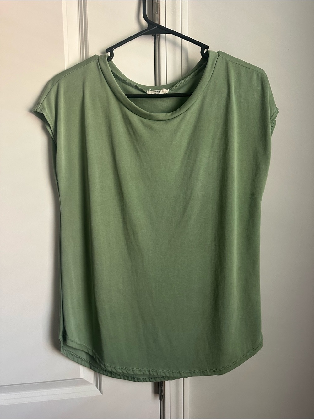 Scoop Neck Short Sleeve Top in Sage Green